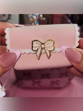 NWT Pink Bow Pocketbac Hand Sanitizer Holder